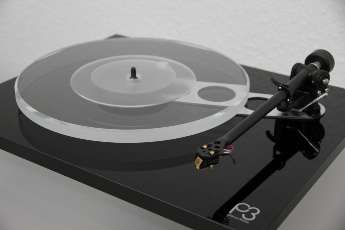 Rega - Planar 3 (sans cellule) - Finition noir brillant